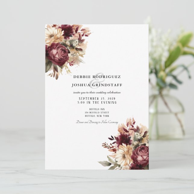 Invitación de boda floral burdeos granate (Anverso de pie)