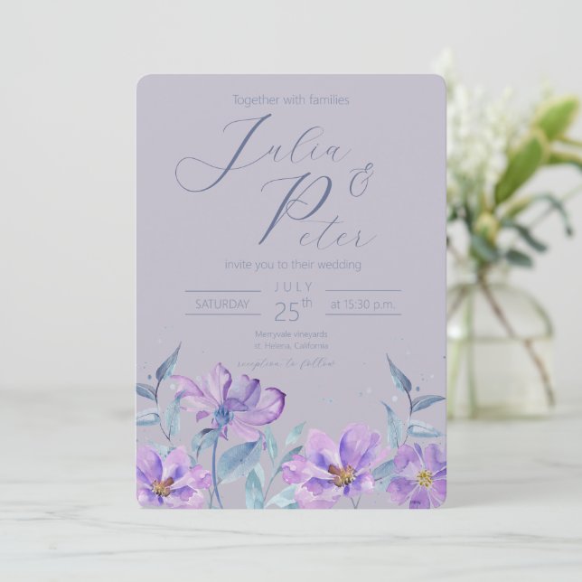 Invitación de boda floral de acuarela morada (Anverso de pie)