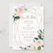 Invitación de boda floral dorada con toque geométr