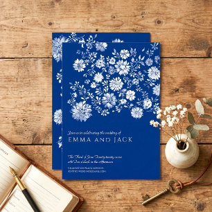Invitación de boda floral en acuarela azul marino