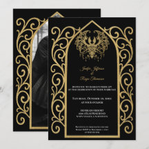 Invitación de boda gótica con borde dorado ornamen