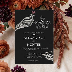 Invitación de boda gótica con manos de esqueleto a