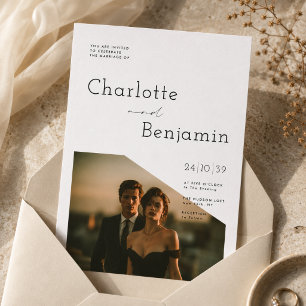 Invitación de boda minimalista editorial con una f