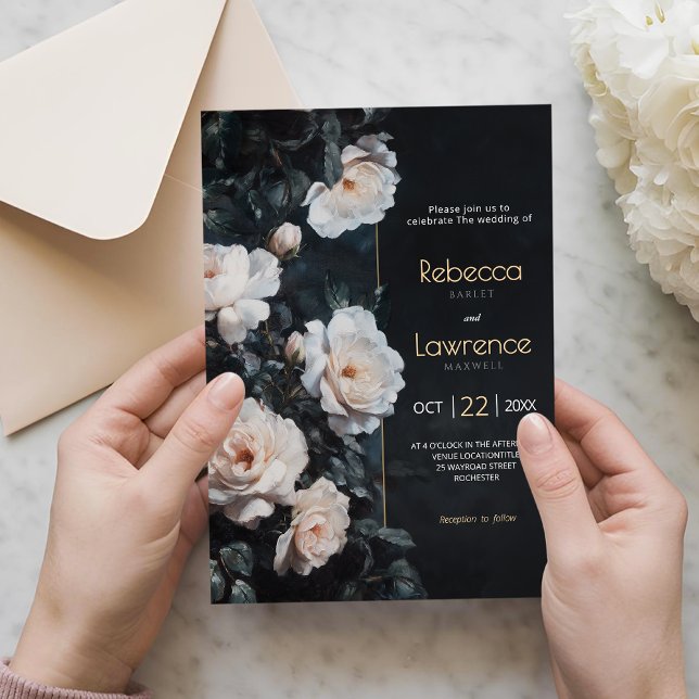 Invitación de boda negra con flores blancas melanc (Subido por el creador)