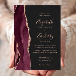 Invitación de boda oscura de rosa de Borgoña y oro