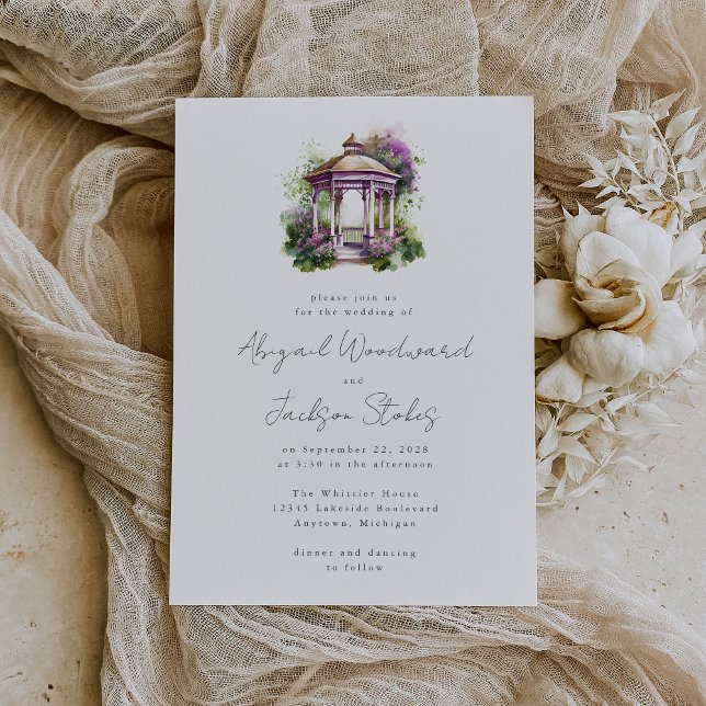 Invitación de boda para gazebo con flores moradas  (An ideal choice for an outdoor spring or summer wedding.)