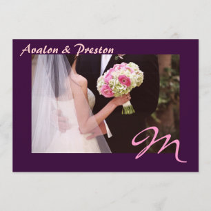 Invitación de Boda Rosa con Monograma Elegant Plum
