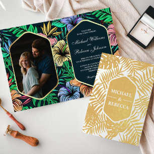 Invitación de boda tropical con hoja de oro azul d