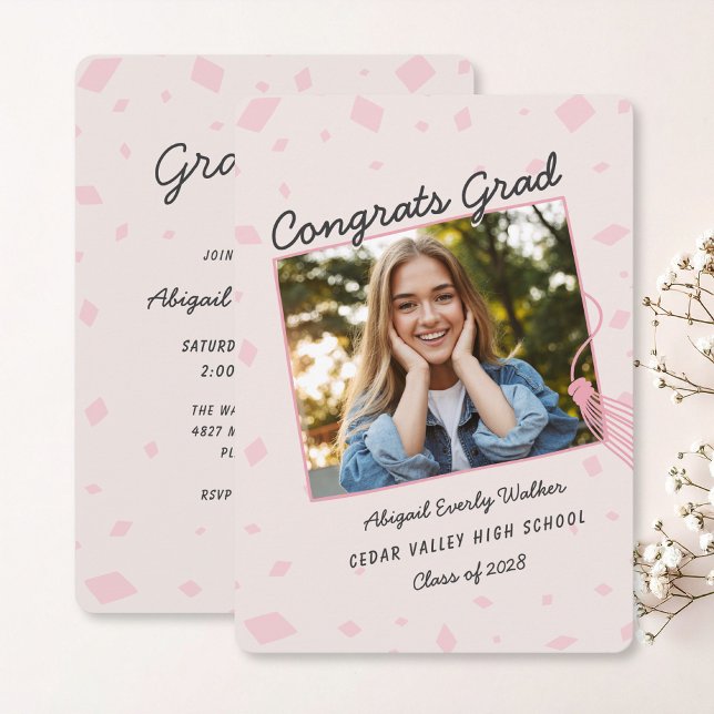 Invitación de Borla de Graduación con Garabato Dib (pink-hand-drawn-graduation-invite-with-photo)