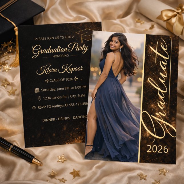 Invitación de brillo de graduación de oro negro (Celebrate your graduate with a black and gold glow design and photo front layout)