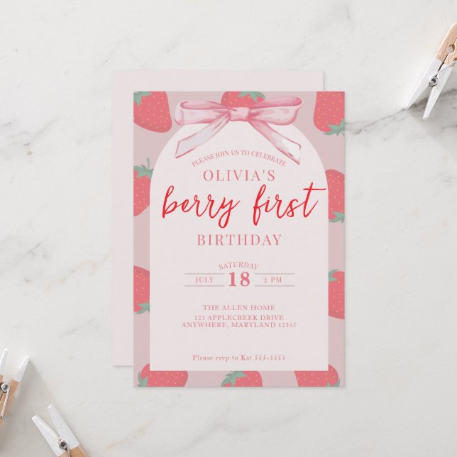 Invitación de Chica de primer cumpleaños a Strawbe (Anverso/Reverso In Situ)