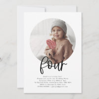 Invitación de cuatro cumpleaños de la foto redonda