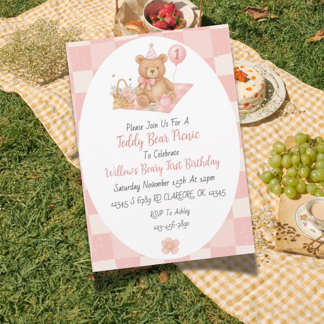 Invitación de cumpleaños 1 a Pink Beary (Teddy Bear Picnic themed first birthday invitation design with charming picnic elements.)