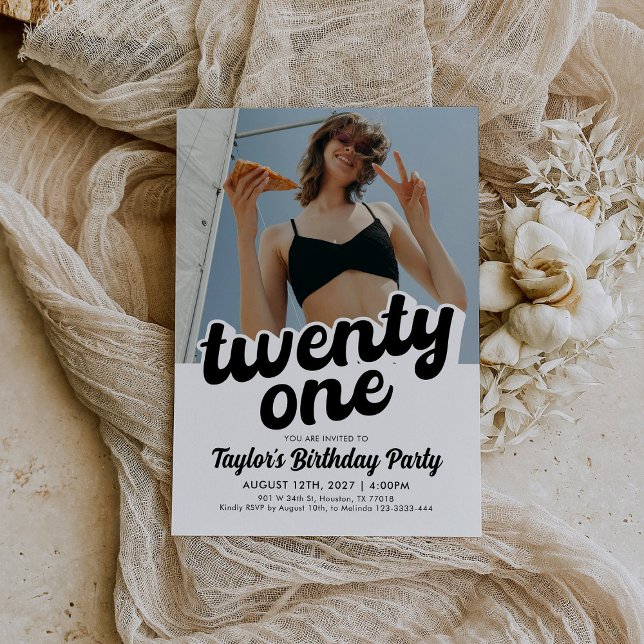 Invitación de cumpleaños 21ª retro | Veintiuno (modern bod 21st birthday invitation)