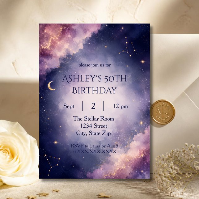 Invitación de cumpleaños 50 de lujo bajo las estre (Luxury celestial invitation featuring elegant galaxy artwork for a memorable 50th birthday.)