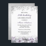 Invitación de cumpleaños 50 de Silver Purpurina Pu<br><div class="desc">Purpurina de plata Morple Floral 50th Birthday Invite Ver colección coincidente en Nicho y Nest Store Diseño cortesía de: https://www.etsy.com/shop/SmallHouseBigPony</div>