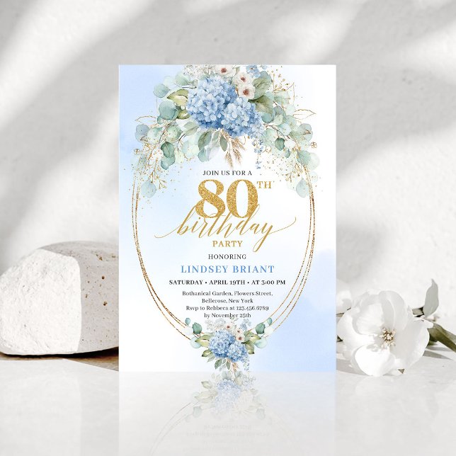 Invitación de cumpleaños 80 elegante de eucalipto  (Elegant Dusty Blue Eucalyptus 80th Birthday Invite)