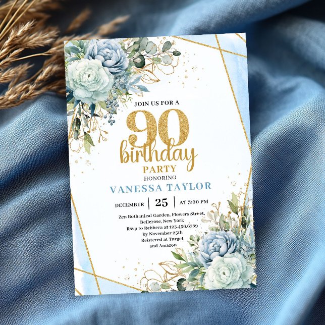 Invitación de cumpleaños 90 Chic Flores Azules Dor (Chic Blue Flowers Gold 90th Birthday Party Invite)