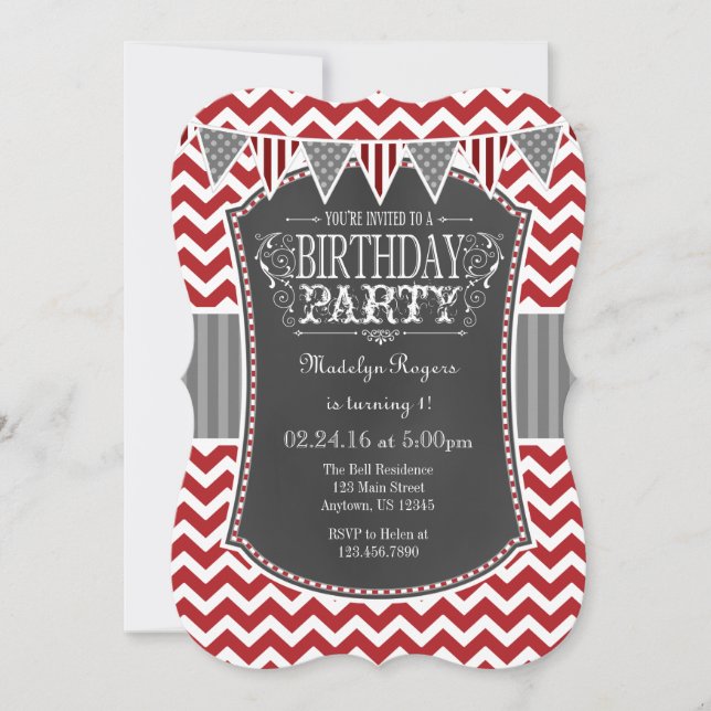 Invitación de cumpleaños a Chevron Chalkboard rojo (Anverso)