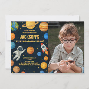 Invitación de cumpleaños a espacio moderno