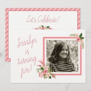 Invitación de cumpleaños a la foto de Coral Floral