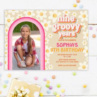 Invitación de cumpleaños a la foto de Nine Groovy
