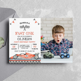 Invitación de cumpleaños a la foto de un coche de