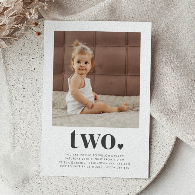 Invitación de cumpleaños a la Plaza de Dos Corazon (Two Heart Square Photo First Birthday Invitation )