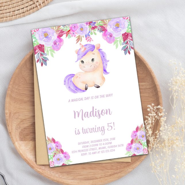 Invitación de cumpleaños a unicornio con flores mo (Purple pink Floral Unicorn Birthday Invitation)