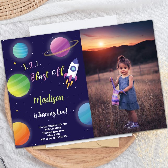 Invitación de cumpleaños al espacio ultraterrestre (Purple Rocket Outer Space Birthday Invitations pho)