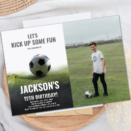 Invitación de cumpleaños al fútbol blanco y negro