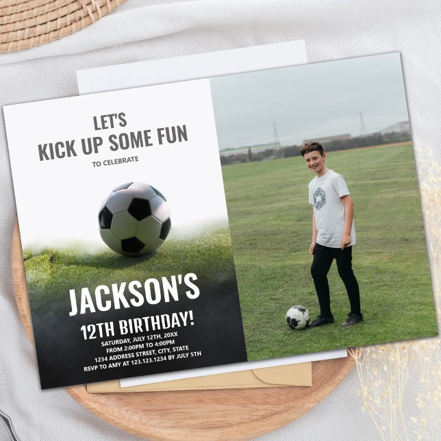 Invitación de cumpleaños al fútbol blanco y negro (White Black Soccer Birthday Invitations w photo)