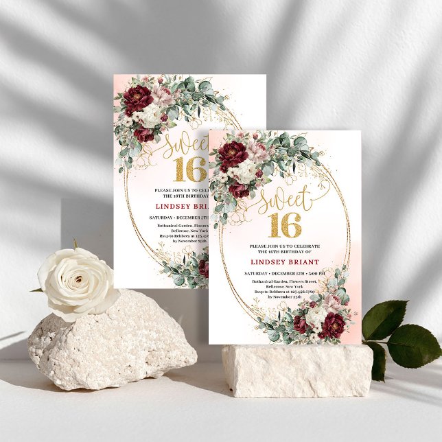 Invitación de cumpleaños Chic Maroon Floral Gold S (Chic Maroon Floral Gold Sweet 16 Birthday Invitation)