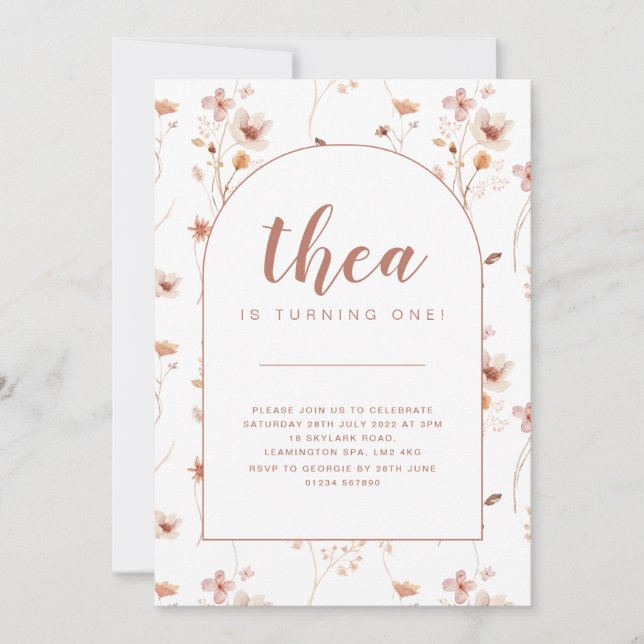 Invitación de cumpleaños con arcos de flores silve (Anverso)