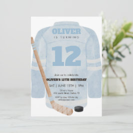 Invitación de cumpleaños con camiseta de hockey az