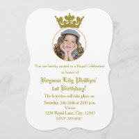 Invitación de Cumpleaños con Corona Real y Brillo 