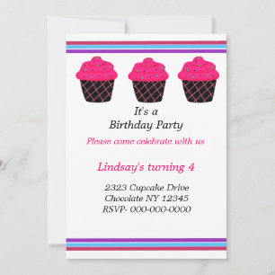 Invitación de cumpleaños con cupcakes de color ros