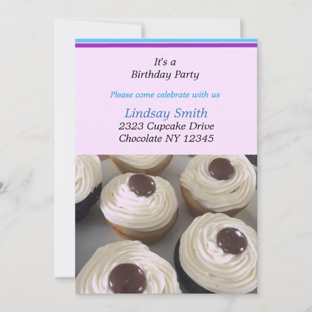 Invitación de cumpleaños con cupcakes de vainilla (Anverso)