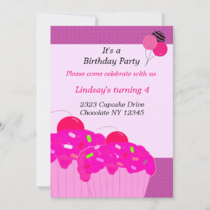 Invitación de cumpleaños con cupcakes rosados
