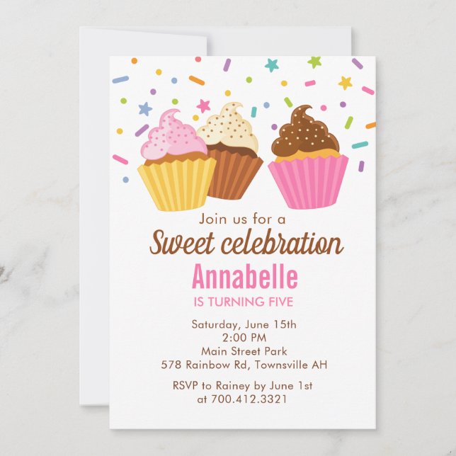 Invitación de cumpleaños con cupcakes y sprinkles (Anverso)