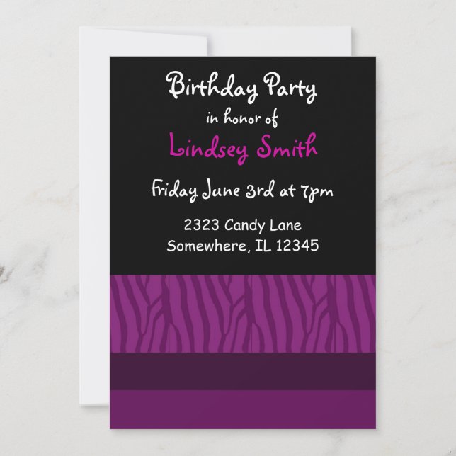 Invitación de cumpleaños con estampado de cebra pú (Anverso)
