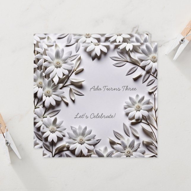 Invitación de cumpleaños con flores blancas (Anverso/Reverso In Situ)