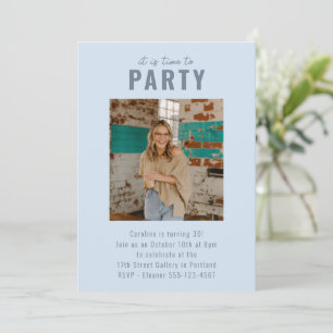Invitación de cumpleaños con foto audaz en azul cl