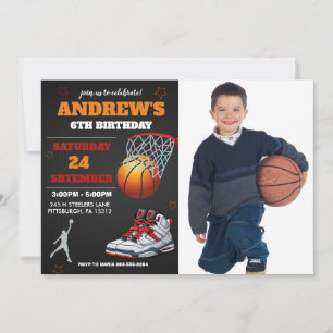 Invitación de cumpleaños con foto de baloncesto na
