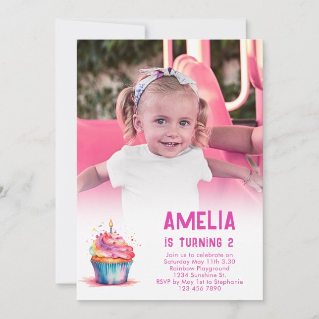 Invitación de cumpleaños con foto de niña con cupc (Anverso)