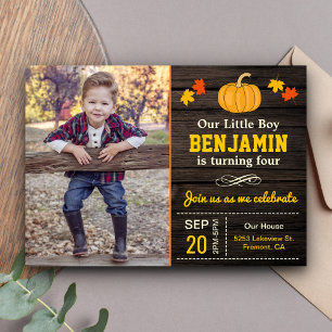 Invitación de cumpleaños con foto de niño y calaba