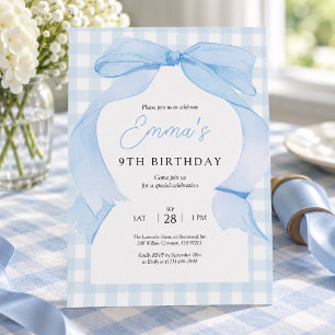 Invitación de cumpleaños con lazo de gingham azul