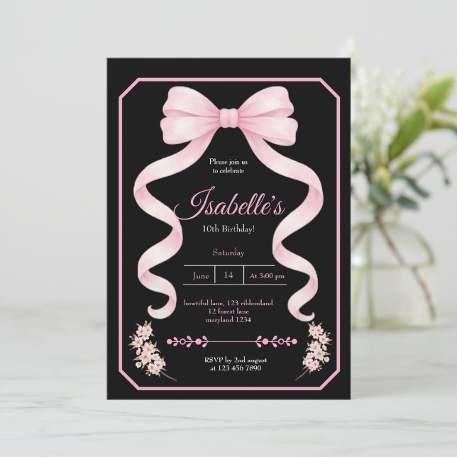 Invitación de cumpleaños con lazo de niña coqueta  (Anverso de pie)