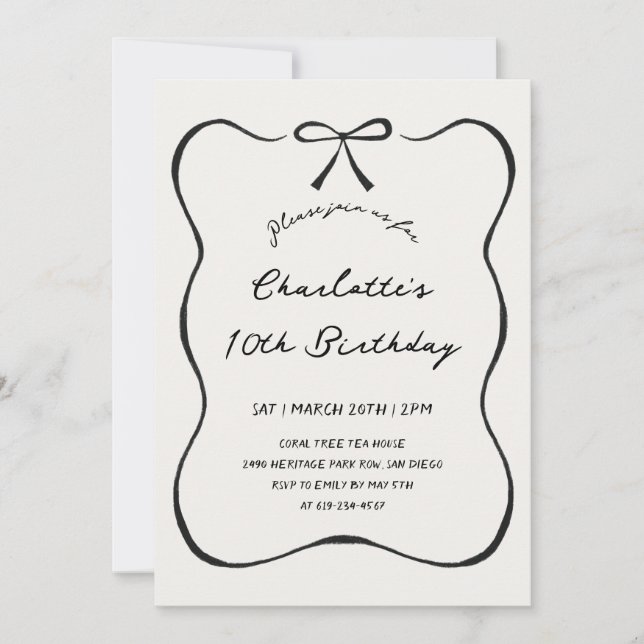 Invitación de cumpleaños con lazo negro dibujado a (Anverso)