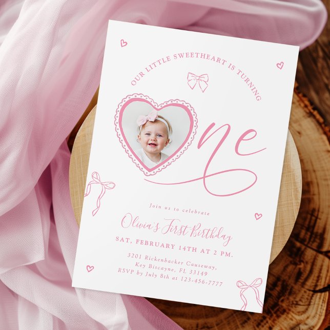Invitación de cumpleaños con lazo rosa para primer (Subido por el creador)